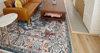 Cozy Unique Escape - Close to Hospitals & Parks