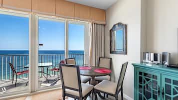 Condo, 1 King Bed with Sofa bed (Windemere 904 Pool Side Cabana Includ) | Dining