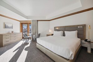 Desk, WiFi, bed sheets