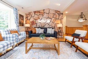 Smart-TV, Kamin, Tischfußball, Tischtennisplatte