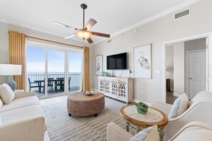 Living area - Windemere 1501 (Pensacola)