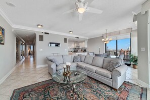 Living area - Phoenix Viii 1506 (Orange Beach)