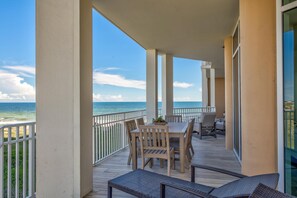 Appart'hôtel, plusieurs lits (Vista Del Mar 201) | Restauration extérieure