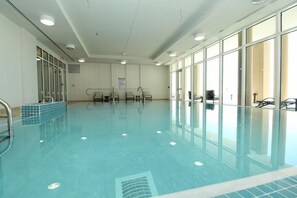 Appart'hôtel, plusieurs lits (Vista Del Mar 201) | Piscine | Piscine couverte