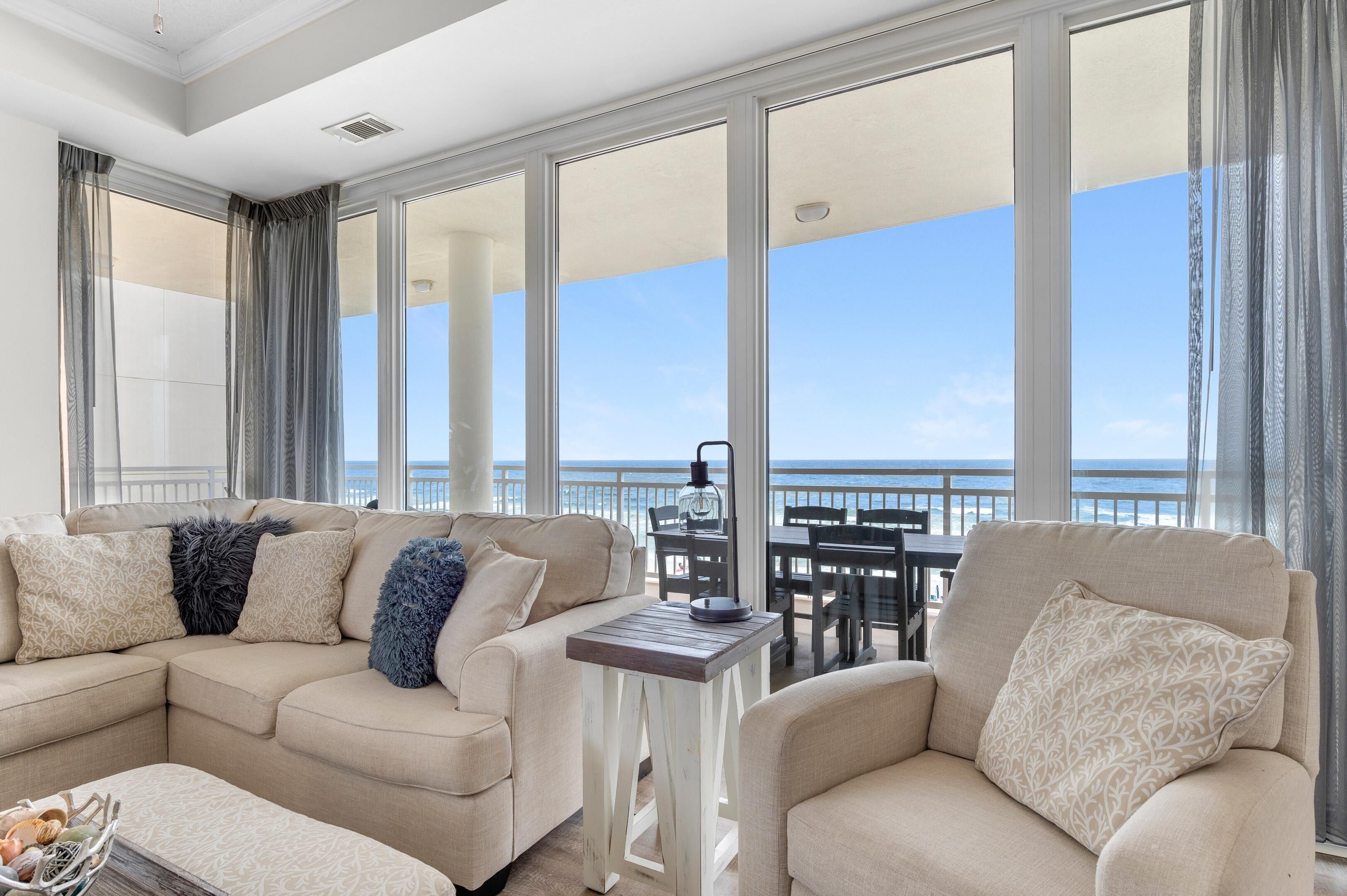 公寓客房, 多張床 (La Playa 301) | 起居區 | 電視