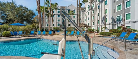 Piscina a l'aire lliure