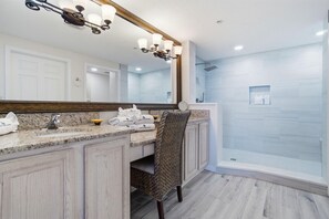 Condo, Multiple Beds (Spanish Key 404) | Bathroom - Spanish Key 404 (Pensacola)