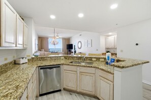 Appart'hôtel, plusieurs lits (Spanish Key 404) | Cuisine privée