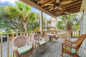 Condo, Plusieurs lits (Molokai Villas Riverside 5B) | Terrasse/patio