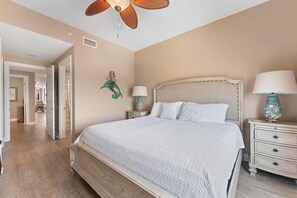 คอนโด, หลายเตียง (Indigo East 901 + Den w/Cabana !) | 3 ห้องนอน, เตารีด/โต๊ะรีดผ้า, Wi-Fi