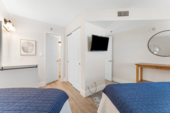 Condo, 1 King Bed with Sofa bed (Perdido Sun 508) | 2 bedrooms, iron/ironing board, WiFi