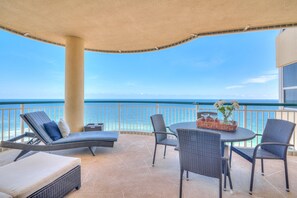 Bloc d'apartaments, diversos llits (Beach Colony East 16B-Penthouse) | Servei de restauració a l'aire lliure
