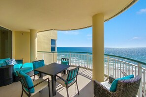 Condo, várias camas (Beach Colony East 8C) | Opções para refeição ao ar livre