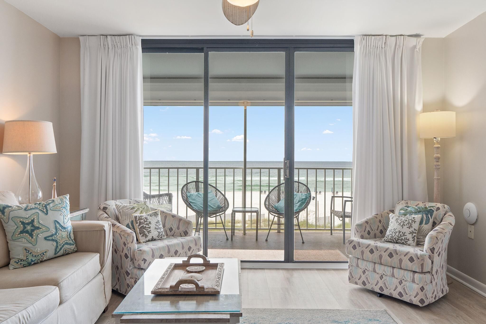 คอนโด, หลายเตียง (Summerchase 204) | บริเวณนั่งเล่น | ทีวี