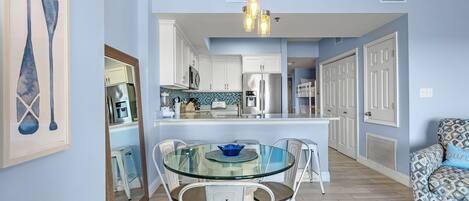 Condo, 1 King Bed with Sofa bed (Tidewater 706) | Dining