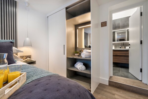 3 bedrooms, individually decorated, individually furnished, free WiFi