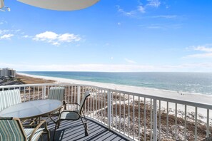 Outdoor dining - Spanish Key 702 (Pensacola)