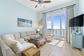 Appart'hôtel, plusieurs lits (Spanish Key 702) | Coin séjour