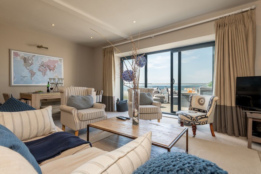 Seascape : Pet-friendly 4bed Apartment With Sea Views In Rhosneigr | Managed By Anglesey Holiday Le - Rhosneigr