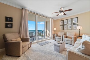 Appartement, Meerdere bedden (Indigo East 502) | Woonruimte | Televisie