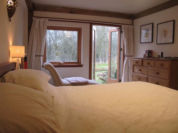 4 chambres, fer et planche à repasser, Wi-Fi gratuit, draps fournis