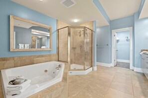 Appart'hôtel, plusieurs lits (Caribe D412) | Salle de bain