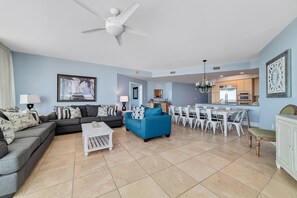 Living area - Caribe D412 (Orange Beach)