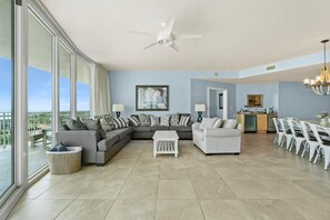 Appart'hôtel, plusieurs lits (Caribe D412) | Coin séjour