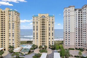 คอนโด, หลายเตียง (Beach Colony West 11B) | บริเวณภายนอก