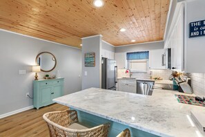 Condo, 1 King Bed with Sofa bed (Jubilee Landing 206) | Private kitchen | Paper towels - Jubilee Landing 206 (Orange Beach)