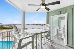 Condo, 1 cama King e sofá-cama (Jubilee Landing 206) | Opções para refeição ao ar livre