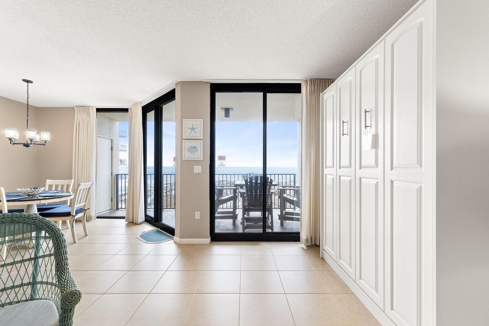 公寓式客房, 1 张特大床和 1 张沙发床 (Phoenix 8 305) | 用餐