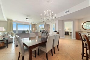 Apartment, Mehrere Betten (Turquoise C1407) | Speisen