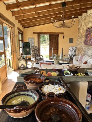 Buffet breakfast on weekends (MXN 250.00 per person) - NIDU Cabañas & Holística (Mineral del Monte)