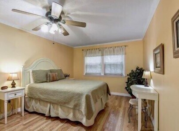 4 bedrooms, iron/ironing board, free WiFi, bed sheets