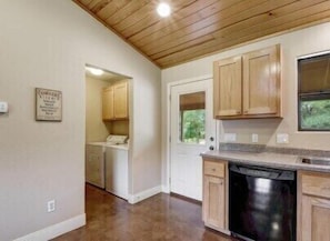 Interior - Star Ranch Cottage- Starry Nights & Cozy Comfort (Wimberley)