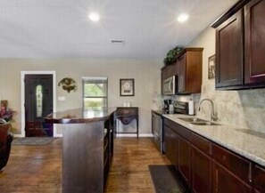 Coffee/tea maker, fridge, microwave, oven - River's Edge- Tranquil Blanco River Cabin (Wimberley)