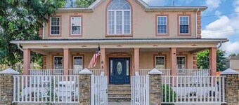 Beach Mansion • 1 Block to Beach • Sleeps 16+ • Large Groups & Family Trips