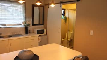 Cottage tiện nghi đơn giản | Bếp riêng