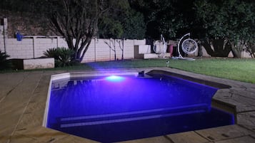 4 piscines extérieures