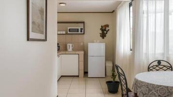 Basic Apartment | Living area