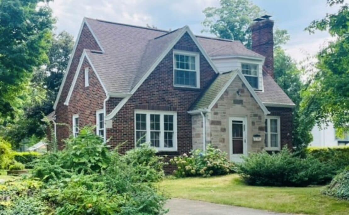 New! Brickstone Cottage-Adorable Bungalow 2 blks downtown/4 min. drive to beach!