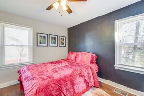 3 bedrooms, desk, iron/ironing board, WiFi - Pet-Friendly Georgia Retreat w/ Fire Pit & Porch! (Forest Park)
