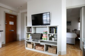 1 bedroom, in-room safe, iron/ironing board, free WiFi