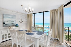 Leilighet, flere senger (Edgewater Tower 1-412) | Spiseområde