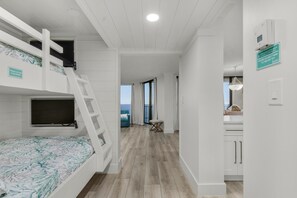 Condo, Multiple Beds (Edgewater Tower 2-407)