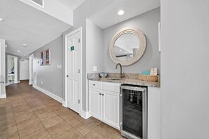 Apartment, Mehrere Betten (Majestic Beach Towers 2-1701) | Innenbereich