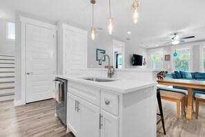 Private kitchen - Blue Mermaid (Panama City Beach)