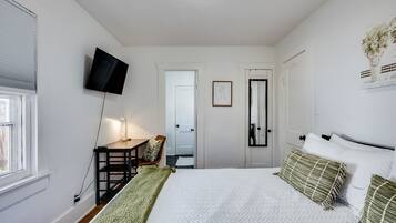 2 slaapkamers, een strijkplank/strijkijzer, gratis wifi, beddengoed