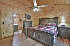 4 habitaciones, tabla de planchar con plancha, wifi y ropa de cama 